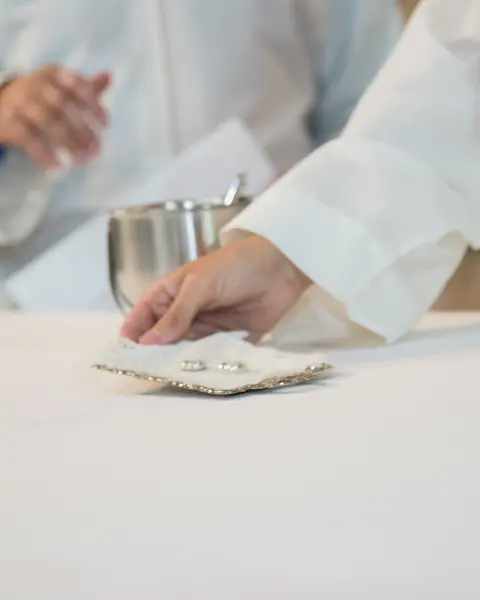 Boda en iglesia, entrada, ceremonia & sesión novios: foto 10 de 16