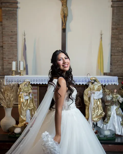 Boda en iglesia, entrada, ceremonia & sesión novios: foto 14 de 16