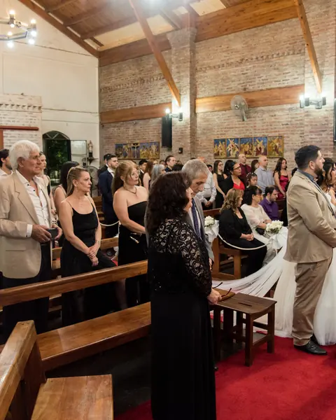 Boda en iglesia, entrada, ceremonia & sesión novios: foto 6 de 16
