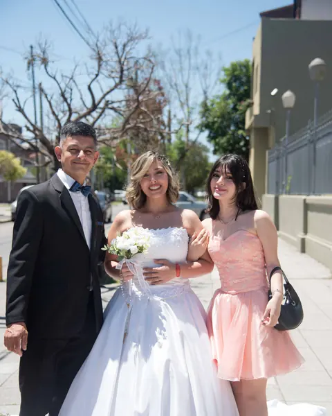 Boda en iglesia, fotos familiares, sesión novios & fotos familiares: foto 6 de 21