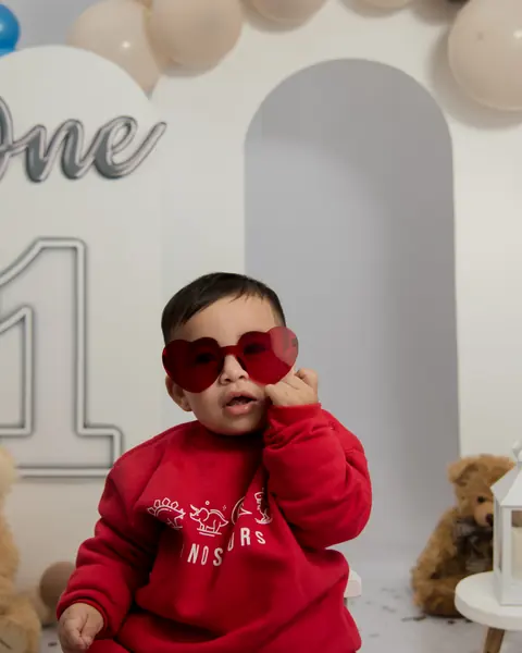 Primer año en estudio, risas, autito y festejo en familia: foto 5 de 10
