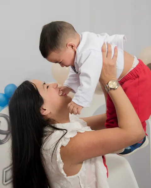 Primer año en estudio, risas, autito y festejo en familia: foto 7 de 10