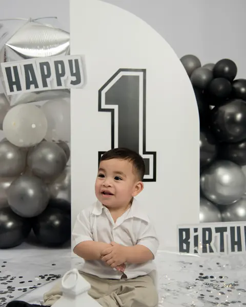 Primer año en estudio, risas, autito y festejo en familia: foto 8 de 10