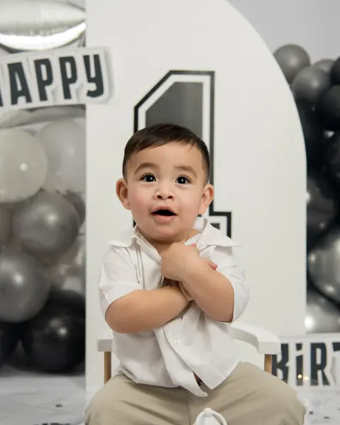 Primer año en estudio, risas, autito y festejo en familia: foto 9 de 10