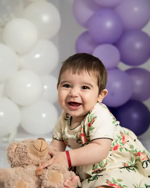 Primer año en estudio, carcajadas y mimos en familia: foto 1 de 5