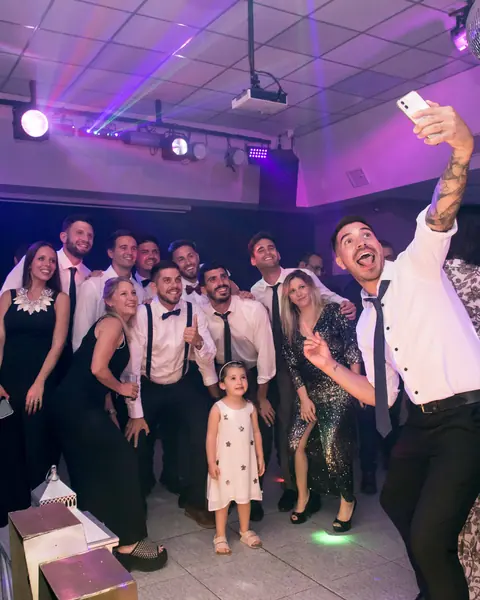 Fiesta de casamiento, fiesta & baile: foto 4 de 17