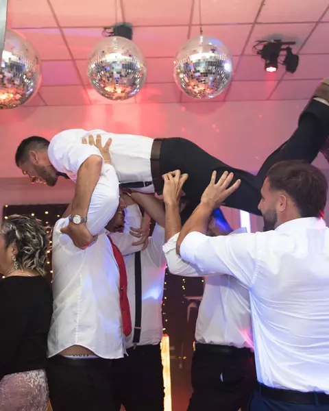 Fiesta de casamiento, fiesta & baile: foto 7 de 17