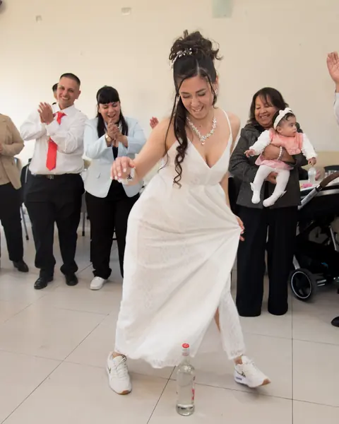 Fiesta de casamiento, ingreso de los novios, vals & baile: foto 25 de 28