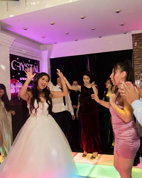 Fiesta de casamiento, ingreso de novios & baile: foto 20 de 31