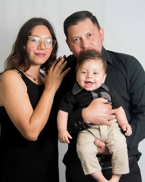 Familia en estudio, el abrazo que los une: foto 4 de 5