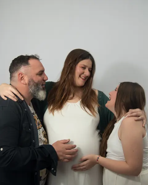 Maternidad en estudio: foto 5 de 11