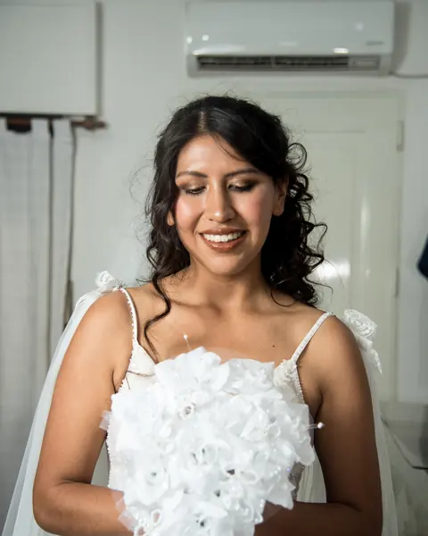 Preparativos de la novia, peinado & maquillaje: foto 23 de 30