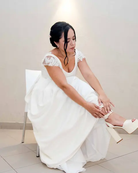 Preparativos de la novia, peinado & maquillaje: foto 6 de 30